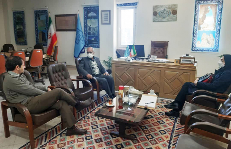 دکتر فتح طاهری در دیدار با مدیرکل میراث فرهنگی استان بر اهمیت مهارتآموزی علمی بر حفظ و توسعه صنایع دستی تاکید کرد