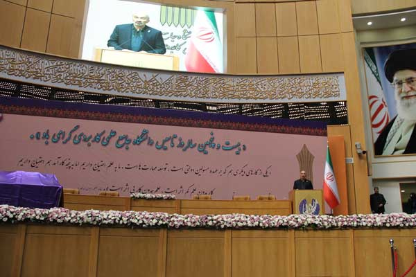 رونمایی از دستاوردها و تجلیل از برگزیدگان شایسته تقدیر دانشگاه جامع علمی کاربردی